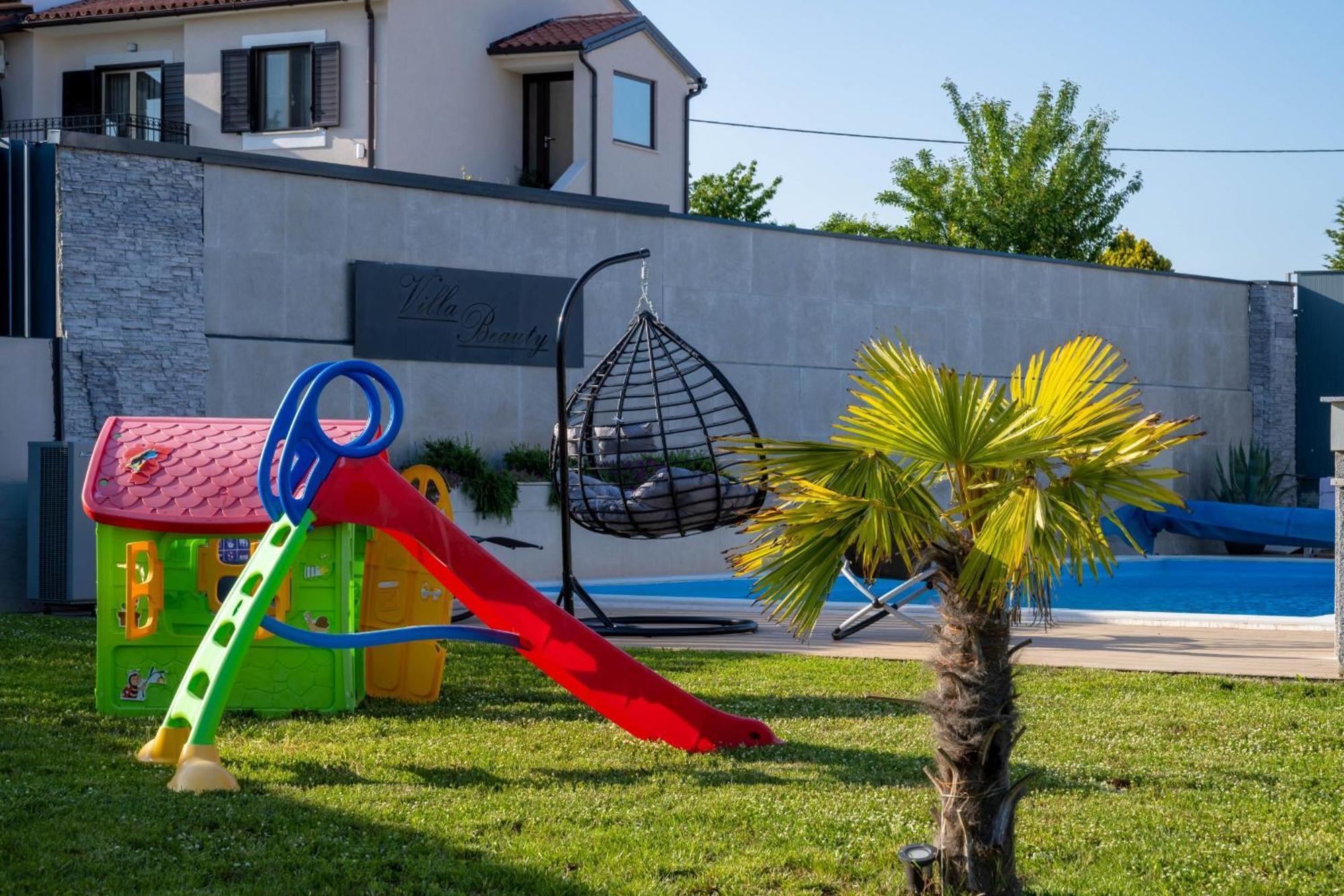 Villa Beauty With Heated Pool And Jacuzzi Kanfanar Exteriér fotografie